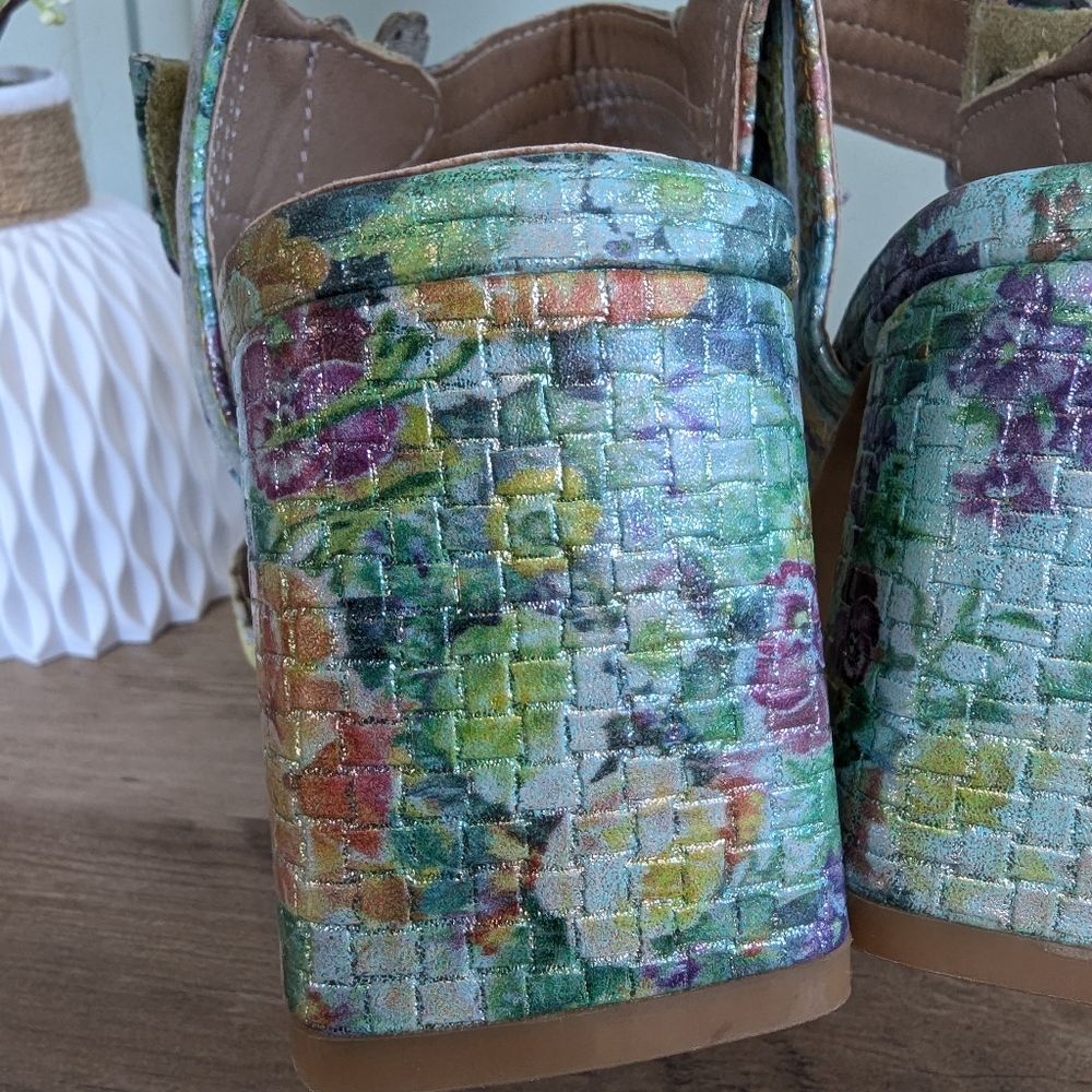 L'Artiste by Spring Step "Vogeush" Floral Heeled Sandal - Picture 9 of 15